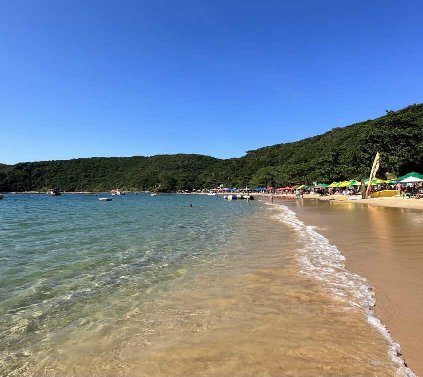 Praia do Forno em pleno mês de maio, durante o outono.